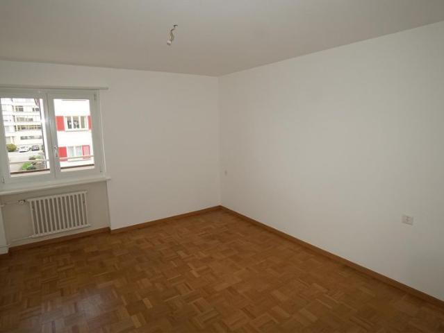 3 Zi Wohnung, neu renoviert