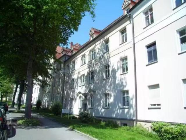 3 Zimmer 57 m² 350 € Kaltmiete Wohnungen in Zwickau