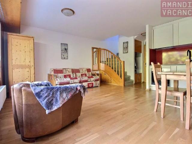 3 Zimmer, 55 m², 2. Stock