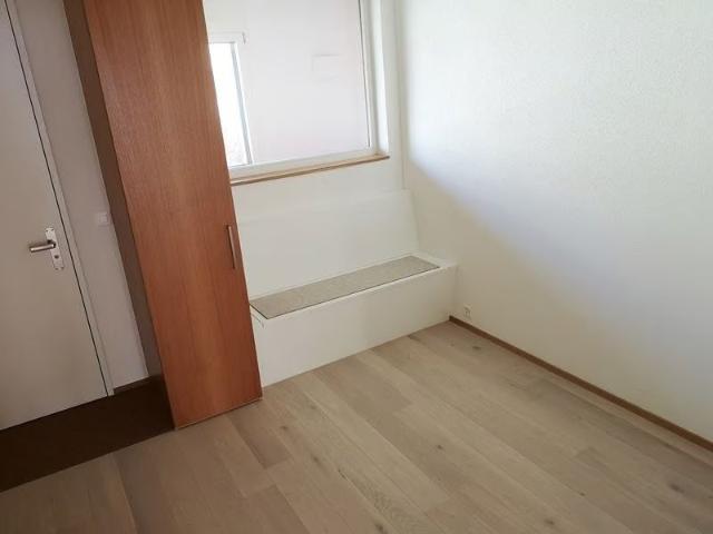 3 Zimmer, 60 m², 2. Stock
