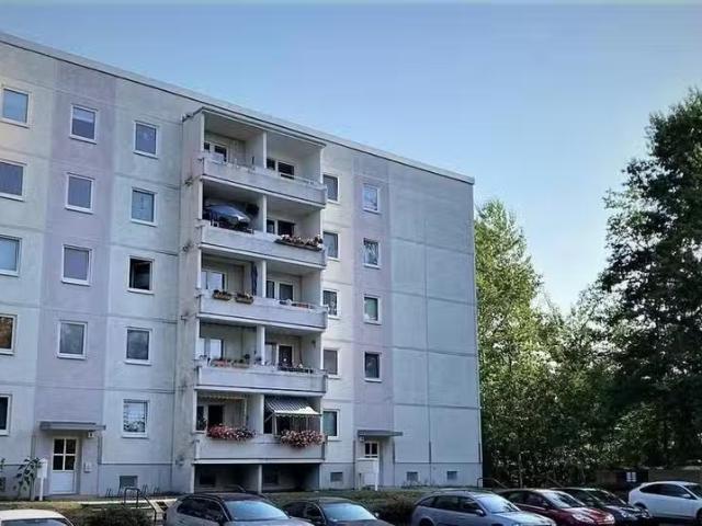3 Zimmer 61 m² 320 € Kaltmiete Wohnungen in Bernsdorf