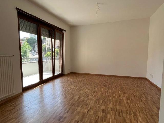 3 Zimmer, 68 m², 1. Stock