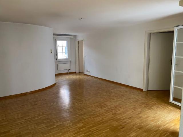 3 Zimmer, 70 m², 2. Stock