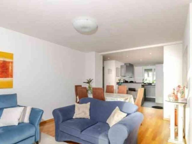 3 Zimmer, 70 m², 2. Stock