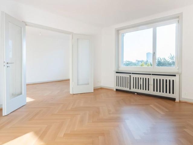 3 Zimmer, 77 m², 2. Stock