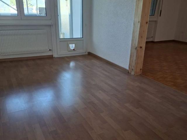 3 Zimmer, 77 m², 2. Stock