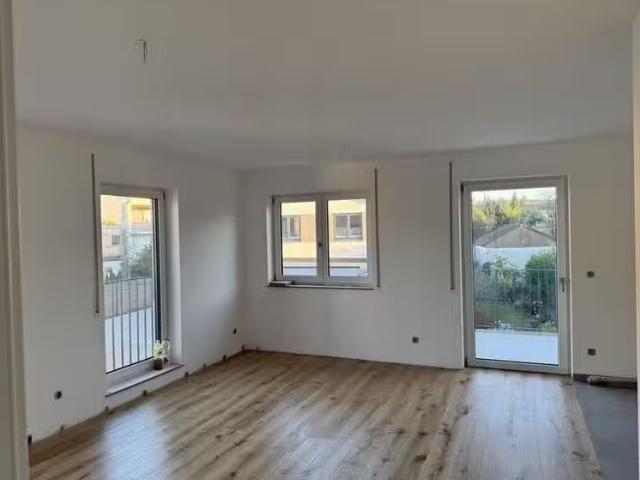 3 Zimmer 75 m² 950 € Kaltmiete Wohnungen in Neumarkt St V.