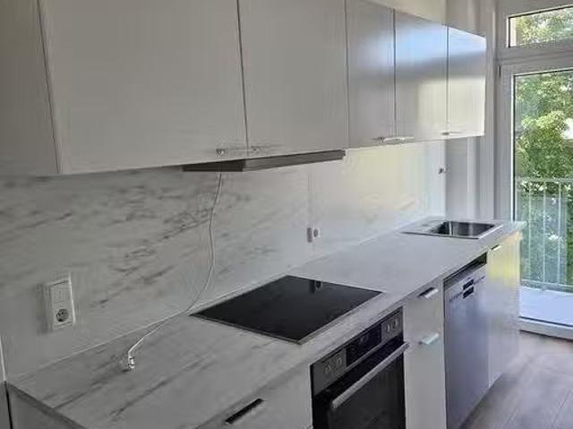 3 Zimmer 76 m² 1.000 € Kaltmiete Wohnungen in Nürnberg