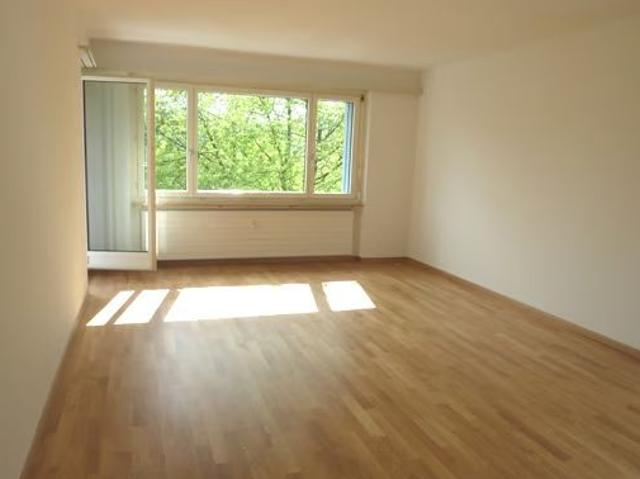 3 Zimmer, 76 m², 2. Stock