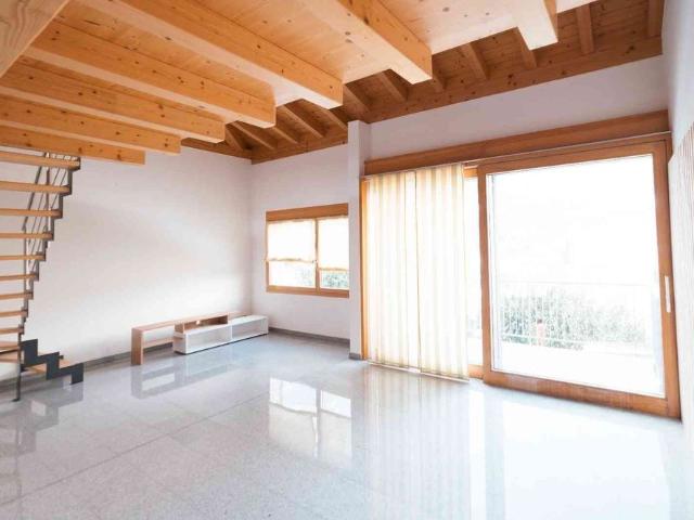 3 Zimmer, 80 m², 1. Stock