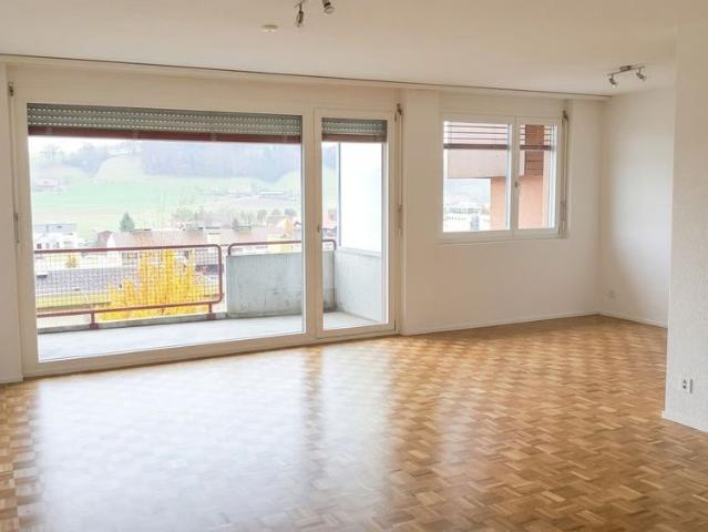 3 Zimmer, 80 m², 1. Stock