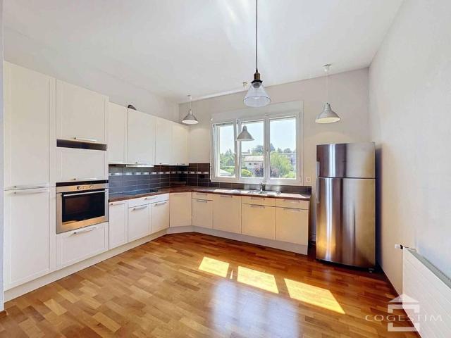 3 Zimmer, 80 m², 2. Stock