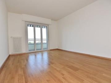 3 Zimmer, 80 m², 2. Stock