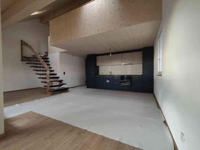 3 Zimmer, 80 m², 2. Stock