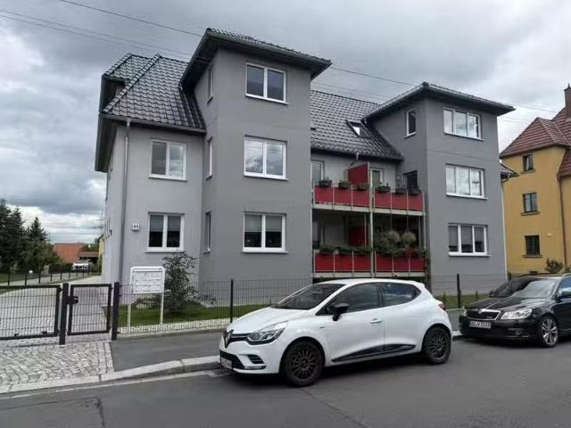 3 Zimmer 86 m² 1.100 € Kaltmiete Wohnungen in Dresden