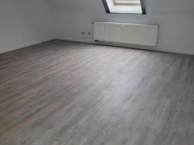 3 Zimmer 88 m² 485 € Kaltmiete Wohnungen in Leuna