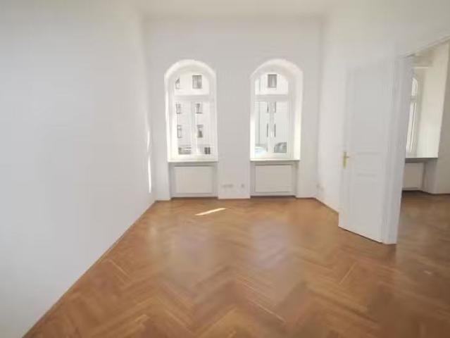 3 Zimmer 89 m² 895 € Kaltmiete Wohnungen in Dresden