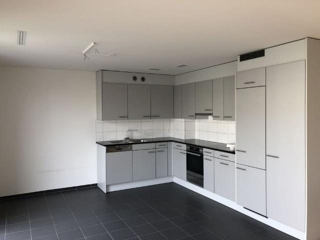3 Zimmer, 93 m², 1. Stock