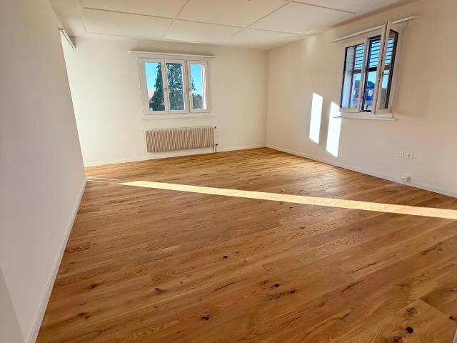 3 Zimmer, 90 m², 1. Stock