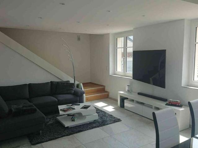 3 Zimmer, 90 m², 2. Stock