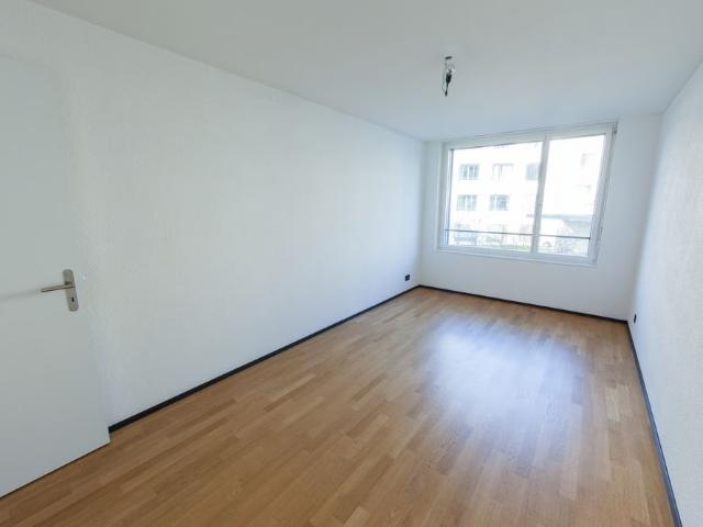 3 Zimmer, 92 m², 2. Stock