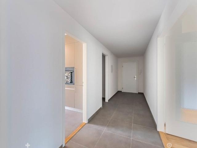 3 Zimmer, 92 m², 3. Stock