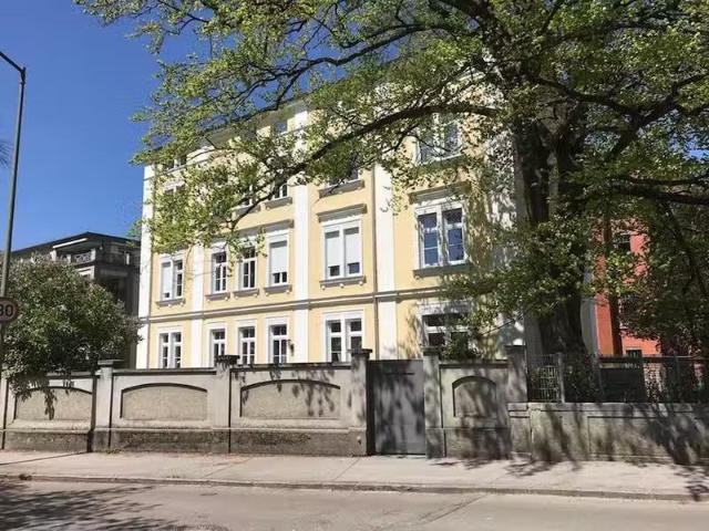 3 Zimmer 100 m² 1.100 € Kaltmiete Wohnungen in Augsburg
