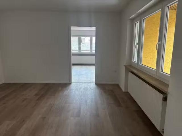 3 Zimmer 103 m² 850 € Kaltmiete Wohnungen in Kümmersbruck