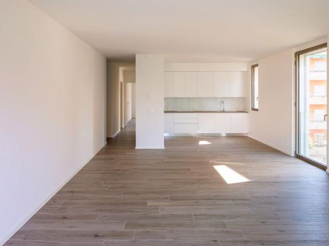 3 Zimmer, 104 m², 2. Stock