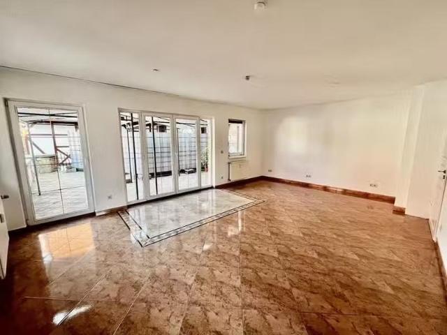 3 Zimmer 105 m² 980 € Kaltmiete Wohnungen in Bad Bergzabern