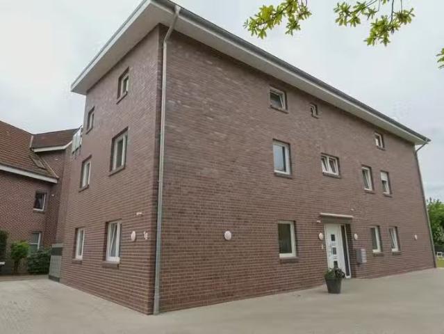 3 Zimmer 107 m² 900 € Kaltmiete Wohnungen in Barßel / Har.