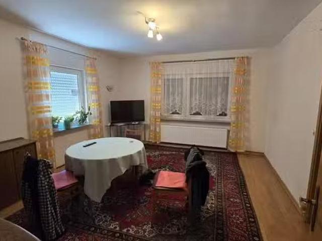 3 Zimmer 111 m² 1.100 € Kaltmiete Wohnungen in Seeheim Ju.