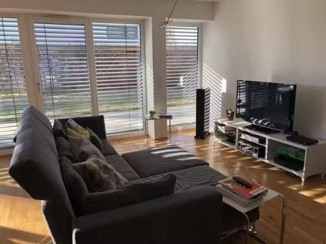 3 Zimmer 125 m² 900 € Kaltmiete Wohnungen in Augsburg Pfe.