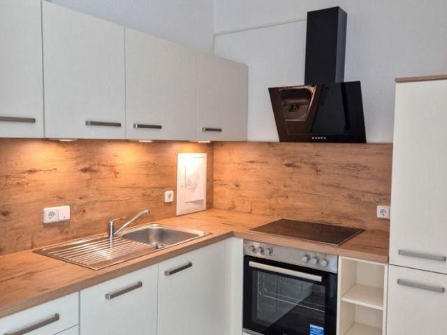 3 Zimmer und moderne Einbauküche