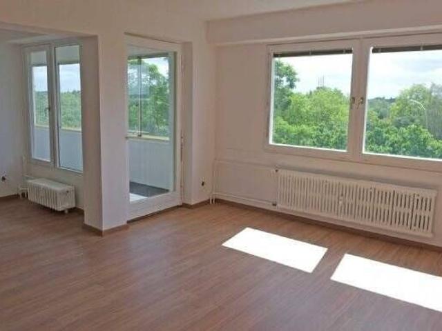 3 Zimmer Whg. mit EBK und Loggia in Zehlendorf