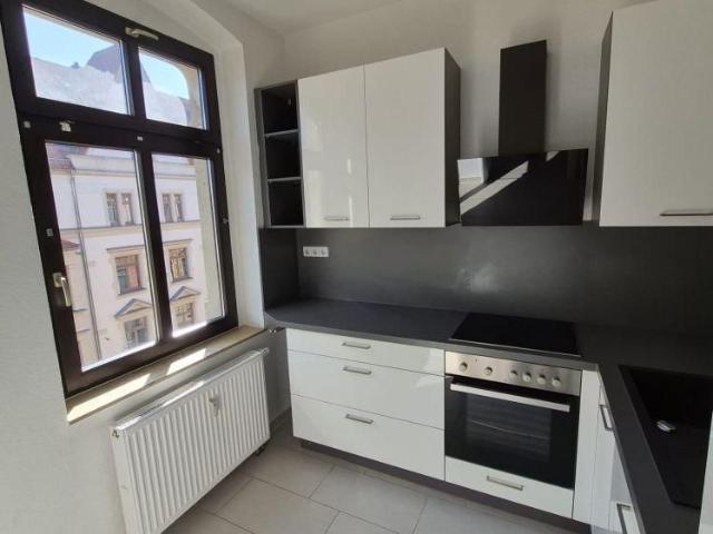 + + 3 Zimmer Whg. mit EBK, Balkon, Bad mit Wanne und Dusche + +