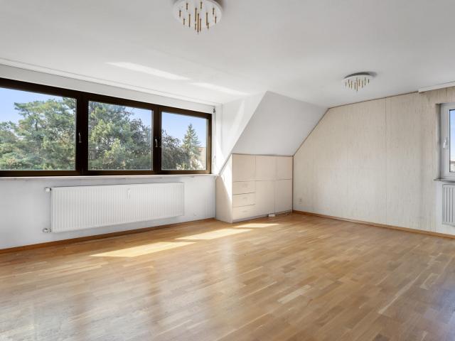 3 Zimmer Wohnung mit 46 m² ausgebautem Spitzboden + eigener Garten möglich + provisionsfrei