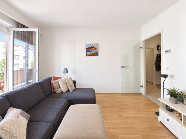 3 Zimmer Wohnung mit 12 m² Westbalkon | Mobiliar inklusive | U4 Ober St. Veit