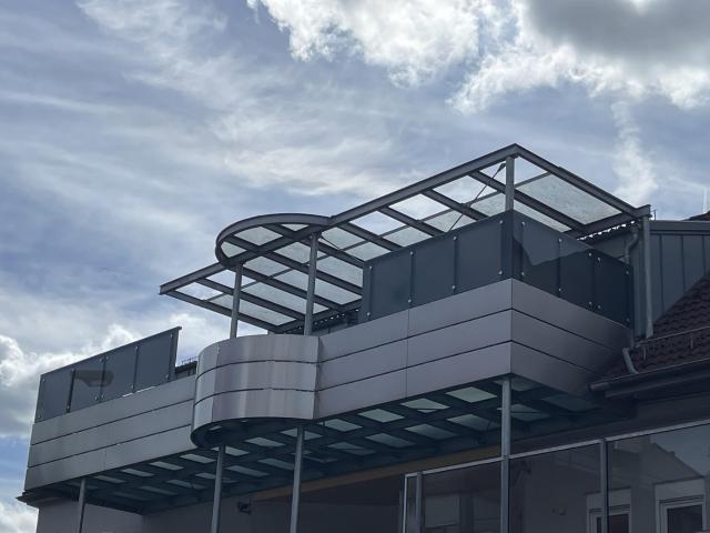 3 Zimmer Wohnung mit 33 m² Glasbalkon und zusätzlich 64 m² Nutzfläche in Winnenden
