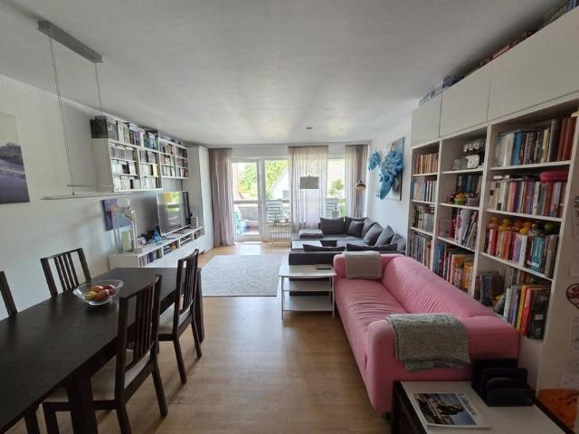 3 Zimmer Wohnung mit TG Stellplatz und Einbauküche, von privat