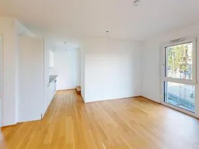 3 Zimmer Wohnung mit Terrasse und Balkon