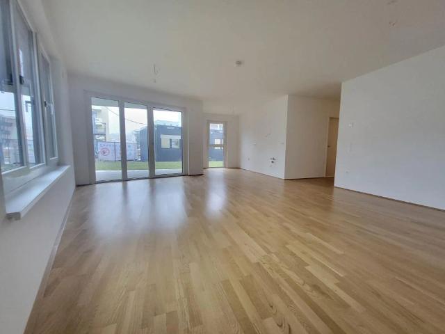 3 Zimmer Wohnung mit Terrasse und Garten, Top 1