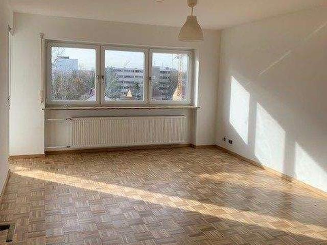 Helle 3 Zimmer Wohnung mit Tiefgaragenstellplatz in Büchenbach, Kulmbacher Str