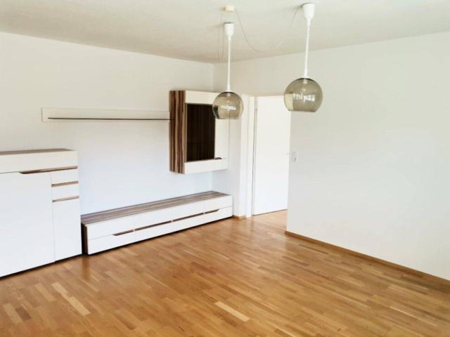 3 Zimmer Wohnung mit traumhaften Weitblick + 3 Balkonen
