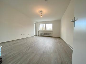 3 Zimmer Wohnung mit Wand und Bodenbelag in schöner Lage
