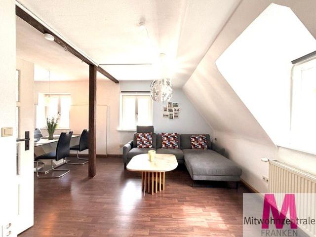 3 Zimmer Wohnung mit Altbaucharm