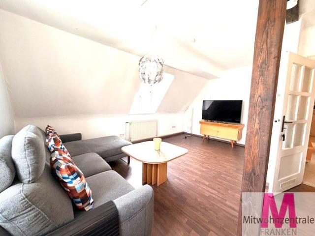 3 Zimmer Wohnung mit Altbaucharm