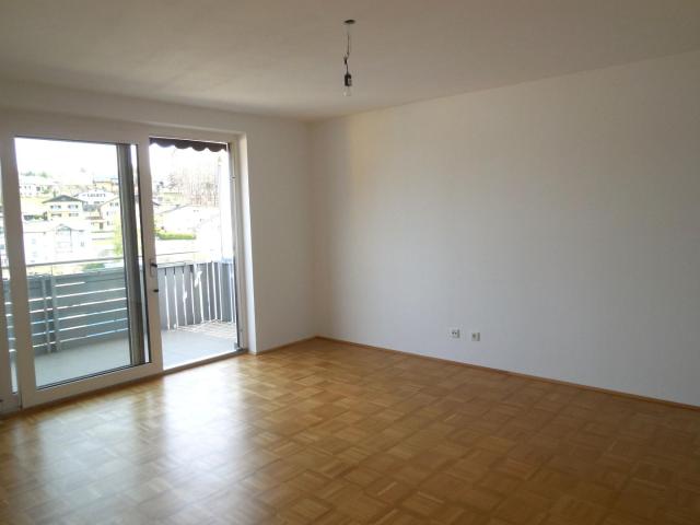 3 Zimmer Wohnung mit Balkon