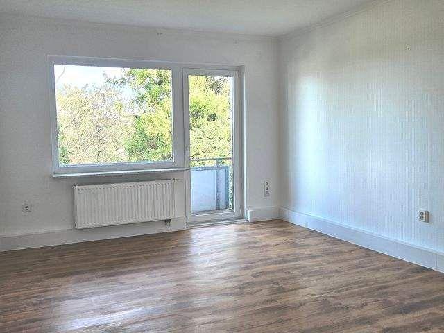 3 Zimmer Wohnung mit Balkon