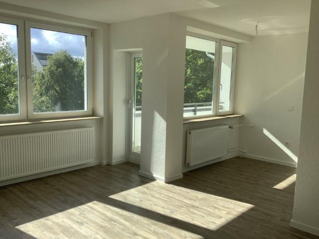 3 Zimmer Wohnung mit Balkon